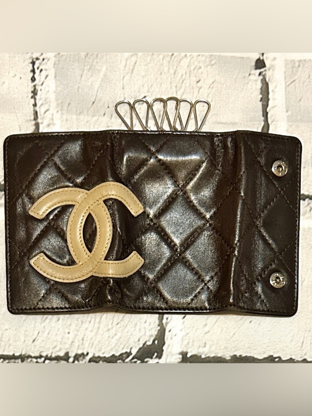 CHANEL Cambon Brown Quilted Leather Key Holder W/ Beige CC Logo (VGUC) - Picture 2 of 15